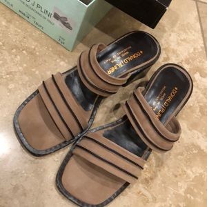 Donald J Pliner  sandal